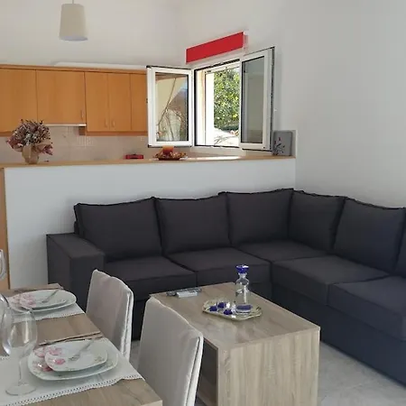 Eva's House
